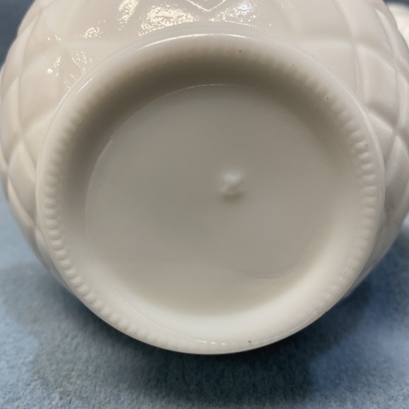 Vintage RANDALL White Milk Glass Bud Vase Diamond Embossed Bud Vases 9" (2) - Picture 6 of 13